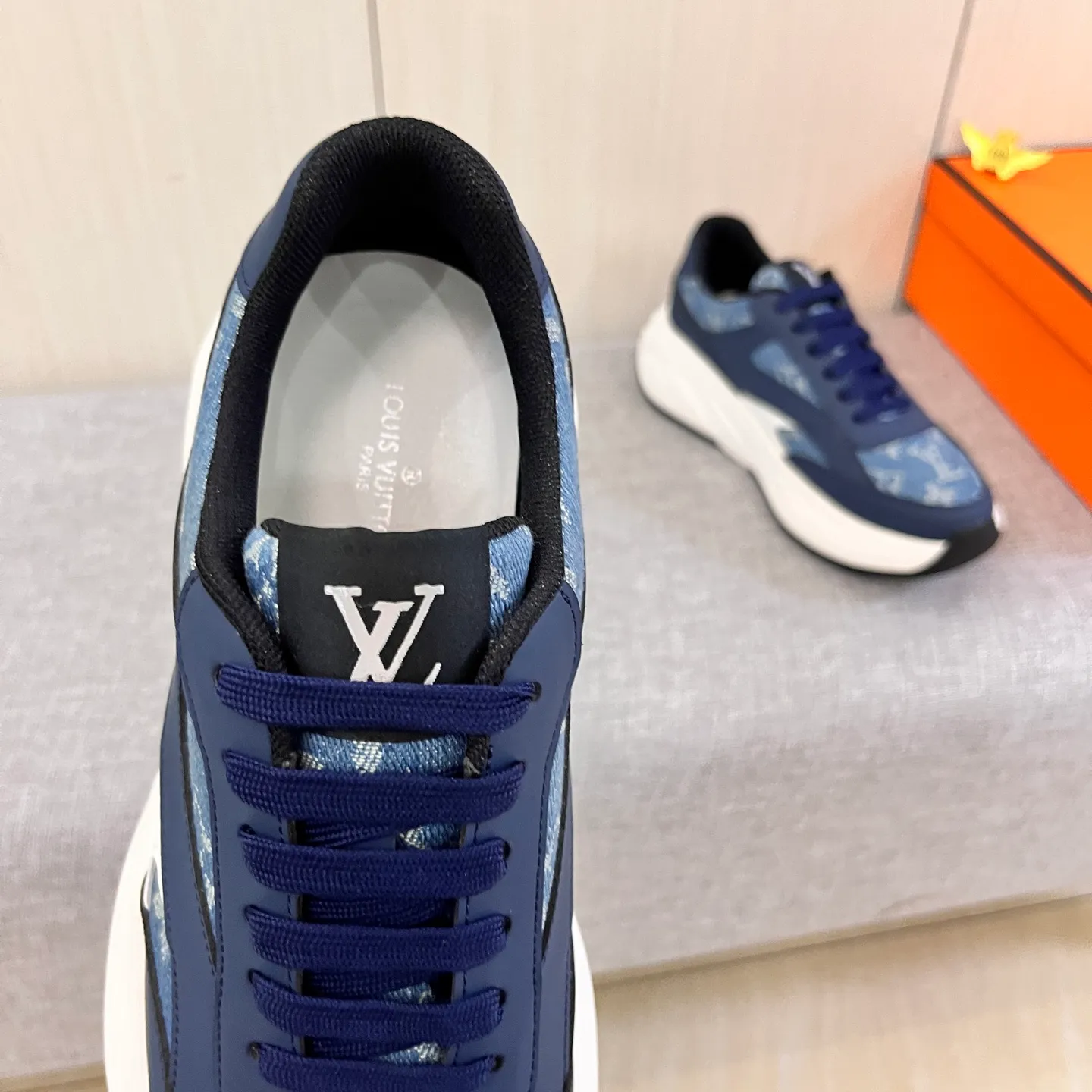 Men's shoes 💰 460 men's shoes 💰 [ LV ] 🔥 Louis Vuitton, high-end men's shoes brand official website 1:1 latest masterpiece: uppers are made of Italian imported first-layer cowhide with comfortable and breathable lining ➕ original non-slip and wear-resistant outsole 🔥, making walking more convenient and comfortable! An exclusive new model, a stunning work, a beautiful 1:1 replica [color] compared to the official quality! Create a fashionable personality to set off your uniqueness! A must-have for trendy men! Classic 🔥Size: 38-44 Color: 🔥 2⃣️colors available🔥.
